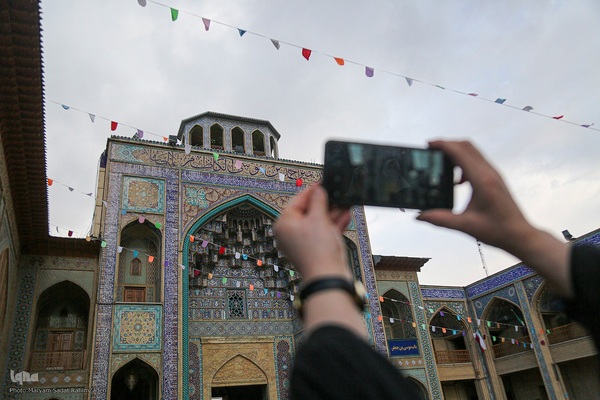 لحظه تحویل سال ۱۴۰۳ در حرم حضرت شاهچراغ(ع)