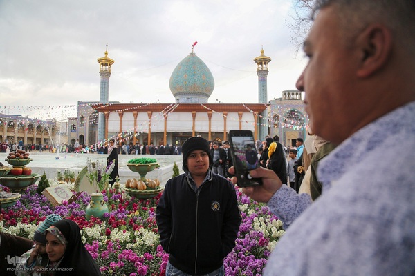 لحظه تحویل سال ۱۴۰۳ در حرم حضرت شاهچراغ(ع)