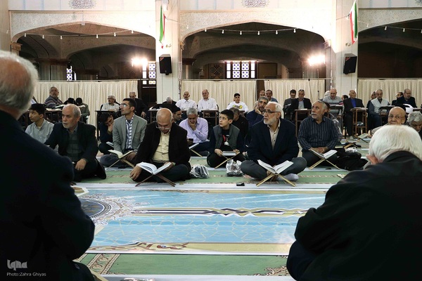 آیین جزء خوانی قرآن در مصلی امام خمینی تبریز‎