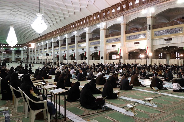 آیین جزء خوانی قرآن در مصلی امام خمینی تبریز‎