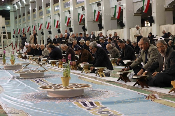 آیین جزء خوانی قرآن در مصلی امام خمینی تبریز‎