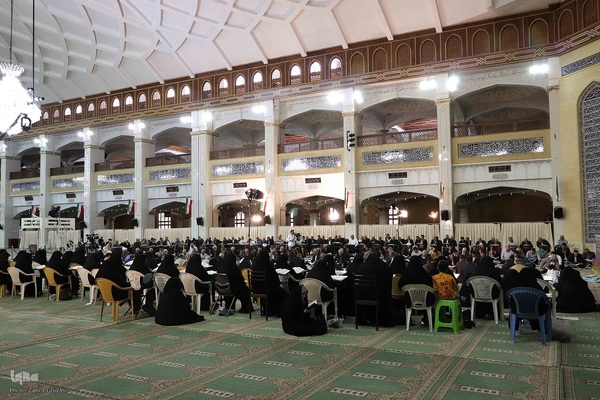 آیین جزء خوانی قرآن در مصلی امام خمینی تبریز‎