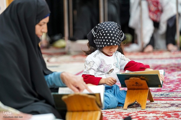 محفل جزءخوانی قرآن ماه رمضان در حرم مطهر شاهچراغ(ع)