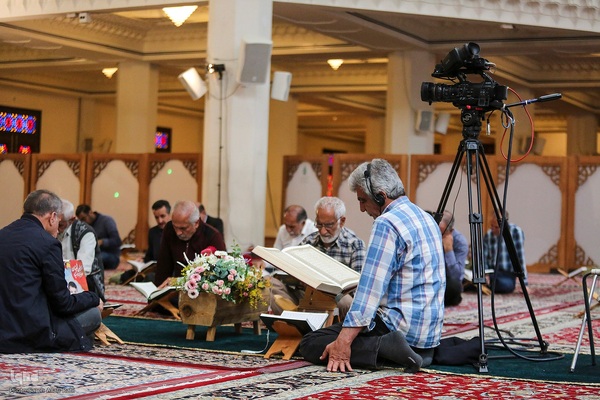 محفل جزءخوانی قرآن ماه رمضان در حرم مطهر شاهچراغ(ع)