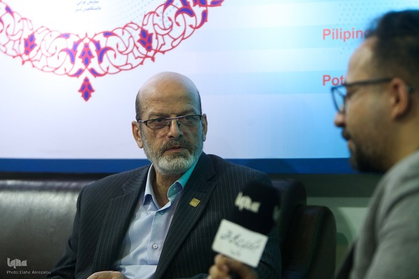 بازدید رئیس جهاد دانشگاهی از سی‌ و‌ یکمین نمایشگاه قرآن کریم