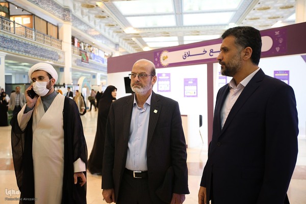 بازدید رئیس جهاد دانشگاهی از سی‌ و‌ یکمین نمایشگاه قرآن کریم
