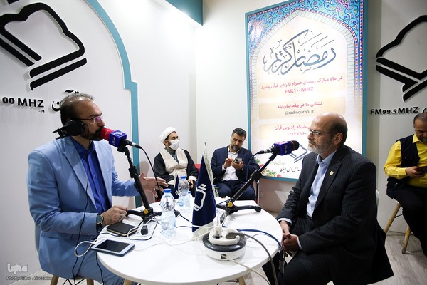 بازدید رئیس جهاد دانشگاهی از سی‌ و‌ یکمین نمایشگاه قرآن کریم