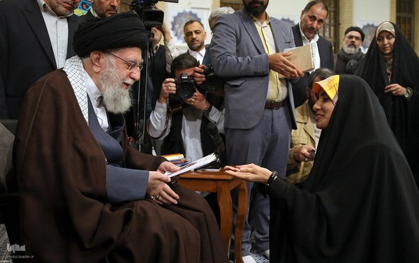 دیدار شاعران