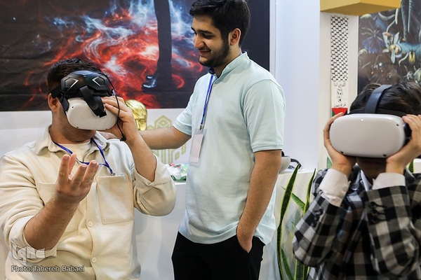 غرفه شورای عالی قرآن شهرداری تهران در نمایشگاه قرآن