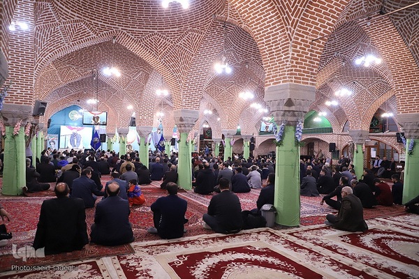 محفل انس با قرآن کریم با حضور قاری مصری در تبریز‎