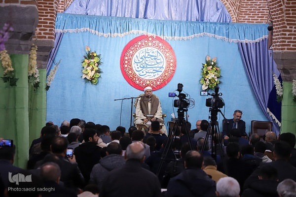 محفل انس با قرآن کریم با حضور قاری مصری در تبریز‎