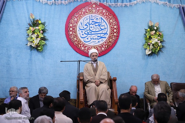 محفل انس با قرآن کریم با حضور قاری مصری در تبریز‎