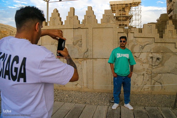 تخت جمشید میزبان مهمانان نورورزی