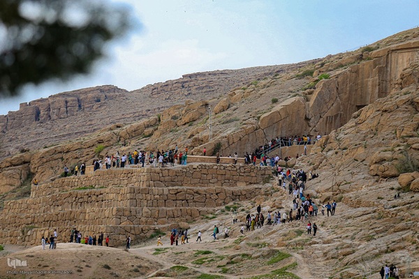 تخت جمشید میزبان مهمانان نورورزی