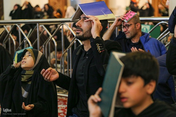 مراسم احیای شب قدر در شاهچراغ