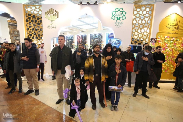 غرفه شورای عالی قرآن شهرداری تهران در آخرین روز نمایشگاه