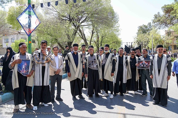 آیین تشییع و خاکسپاری پیکر شهید زاهدی در اصفهان