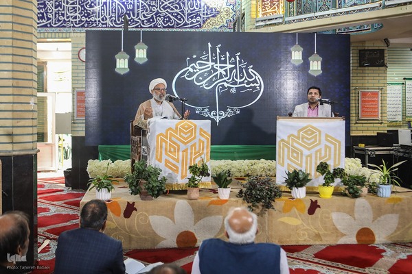 محفل انس با قرآن در مسجد سیدالشهدا