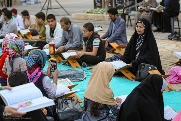 محفل انس با قرآن «نور علی نور»