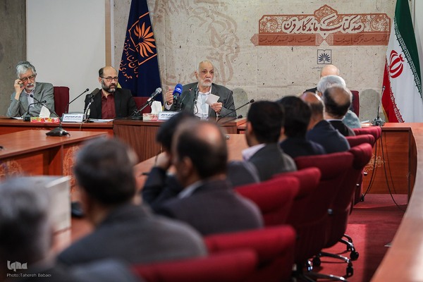 بررسی «مفاتیح الجنان» در نشست صد کتاب ماندگار قرن