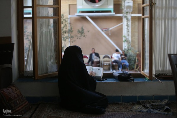 جزء خوانی قرآن کریم در خانه موزه شهید مدرس