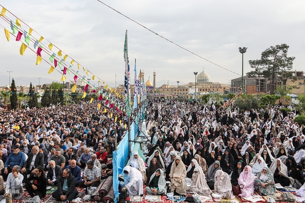 نماز عید سعید فطر در حرم حضرت عبدالعظیم(ع)