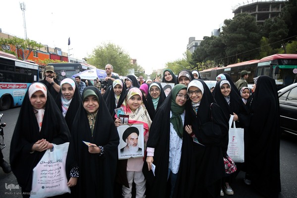 حواشی نماز بندگی و همبستگی عید فطر در تهران