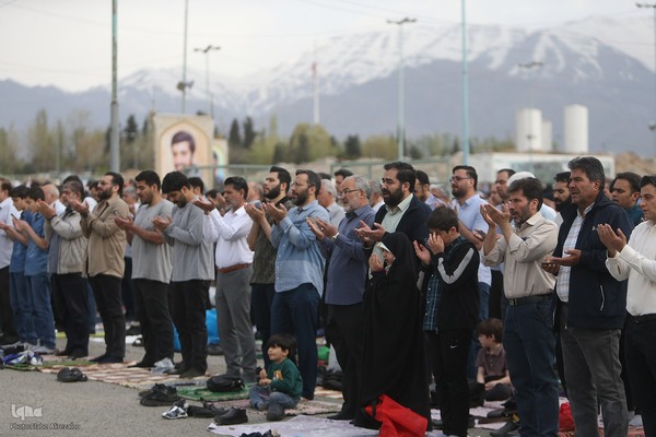 حواشی نماز بندگی و همبستگی عید فطر در تهران