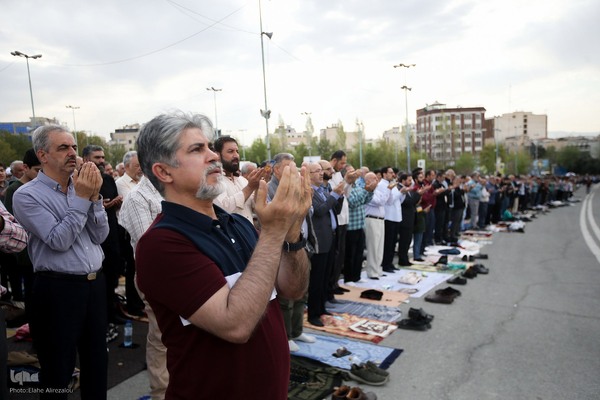 حواشی نماز بندگی و همبستگی عید فطر در تهران