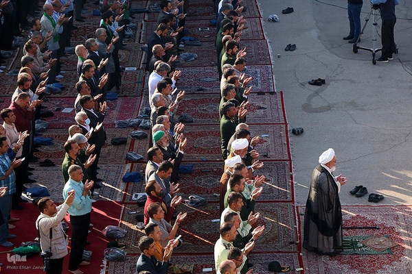 اقامه نماز عید فطر در یزد
