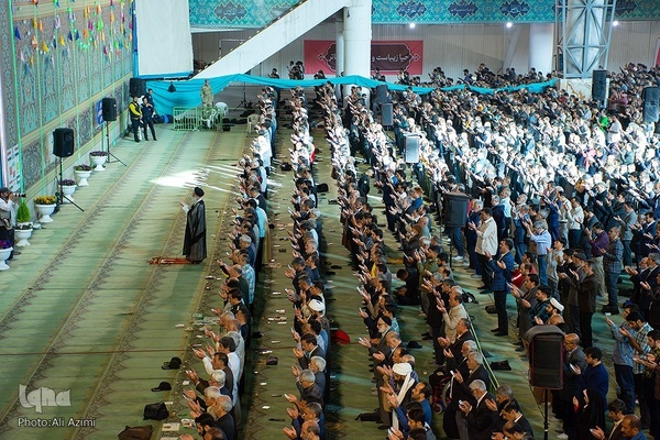 اقامه نماز عید فطر در مصلای اصفهان

