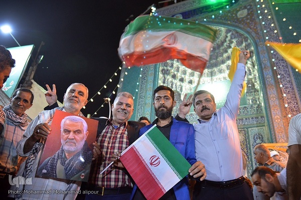 حمایت مردم اهواز از حمله موشکی و پهپادی به رژیم صهیونیستی