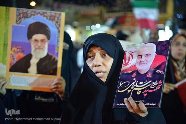 حمایت مردم اهواز از حمله موشکی و پهپادی به رژیم صهیونیستی