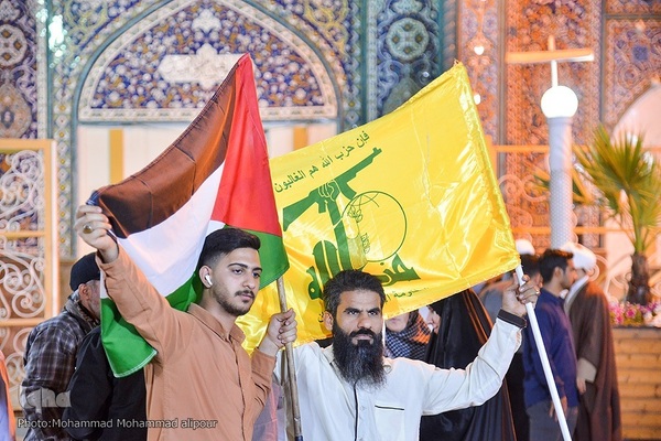 حمایت مردم اهواز از حمله موشکی و پهپادی به رژیم صهیونیستی