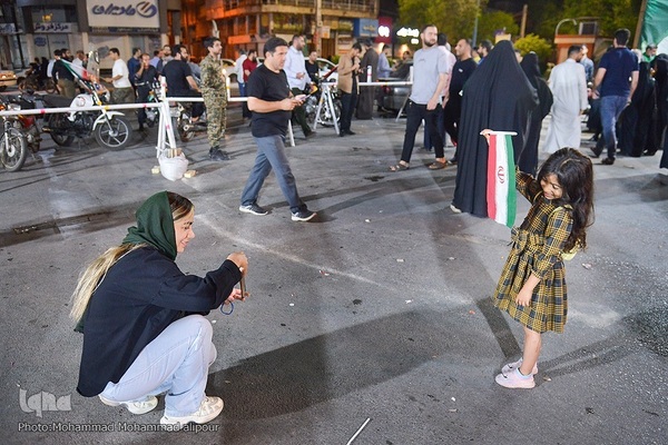 حمایت مردم اهواز از حمله موشکی و پهپادی به رژیم صهیونیستی