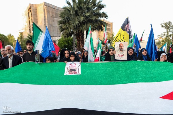 تجمع مردمی در پی حمایت حمله موشکی به رژیم صهیونیستی