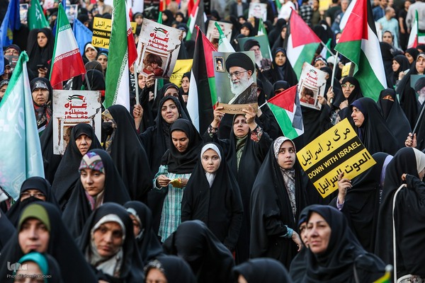 تجمع مردمی در پی حمایت حمله موشکی به رژیم صهیونیستی