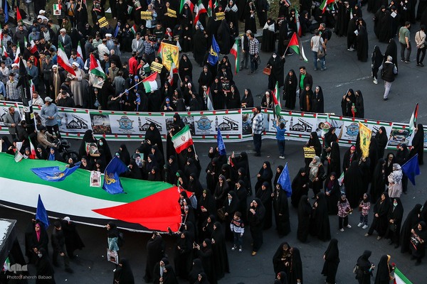 تجمع مردمی در پی حمایت حمله موشکی به رژیم صهیونیستی