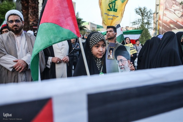 تجمع مردمی در پی حمایت حمله موشکی به رژیم صهیونیستی