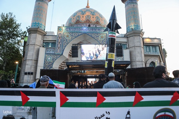 تجمع مردمی در پی حمایت حمله موشکی به رژیم صهیونیستی