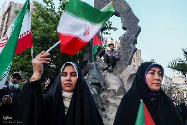 تجمع مردمی در پی حمایت حمله موشکی به رژیم صهیونیستی