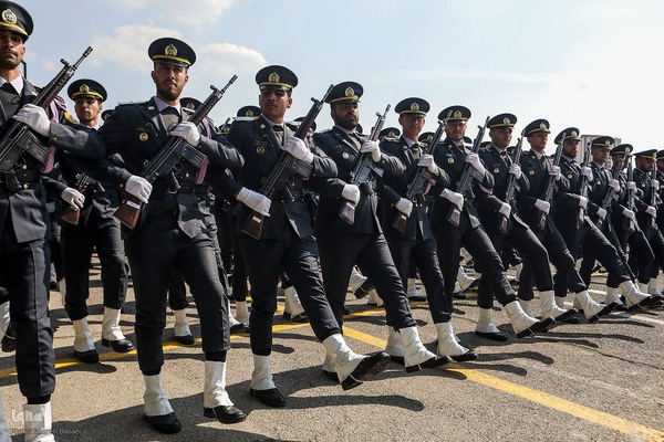 مراسم گرامیداشت روز ارتش جمهوری اسلامی ایران