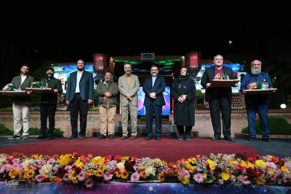 اختتامیه دهمین دوره هفته هنر انقلاب اسلامی