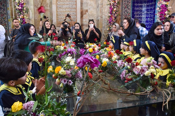 مراسم گلباران آرامگاه سعدی