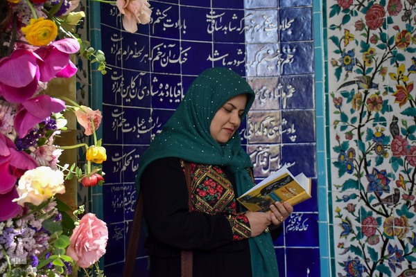 مراسم گلباران آرامگاه سعدی