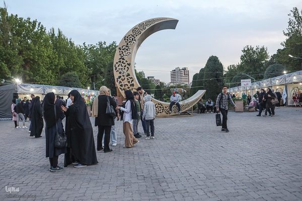 نمایشگاه سلامت محور شهرداری در بوستان لاله