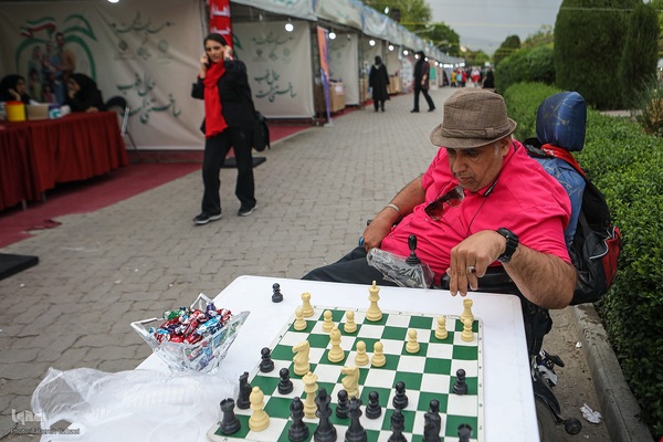 نمایشگاه سلامت محور شهرداری در بوستان لاله