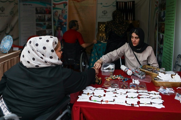 نمایشگاه سلامت محور شهرداری در بوستان لاله