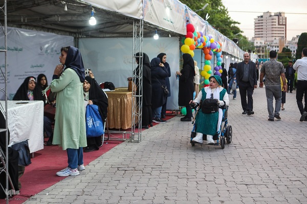 نمایشگاه سلامت محور شهرداری در بوستان لاله