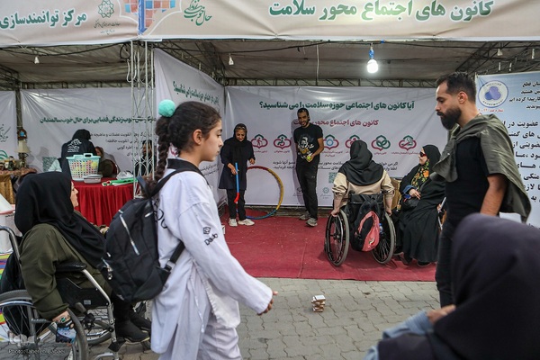 نمایشگاه سلامت محور شهرداری در بوستان لاله